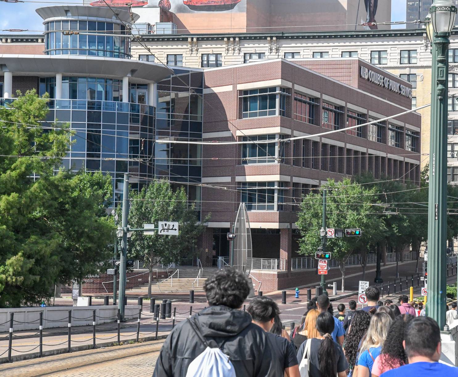 Students walking to the Commerce Street Building Building
