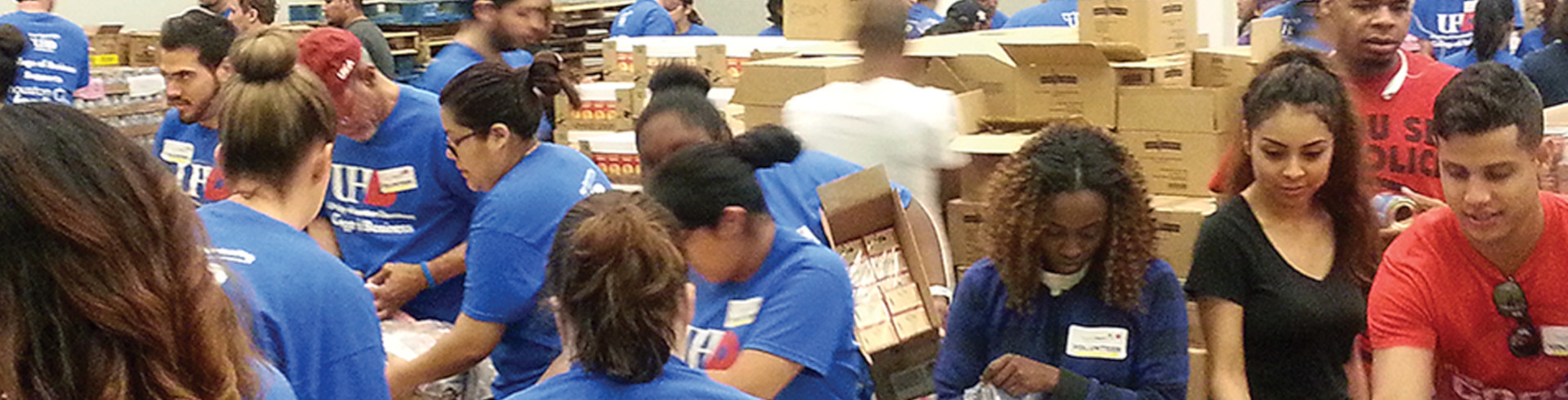 students helping at food bank