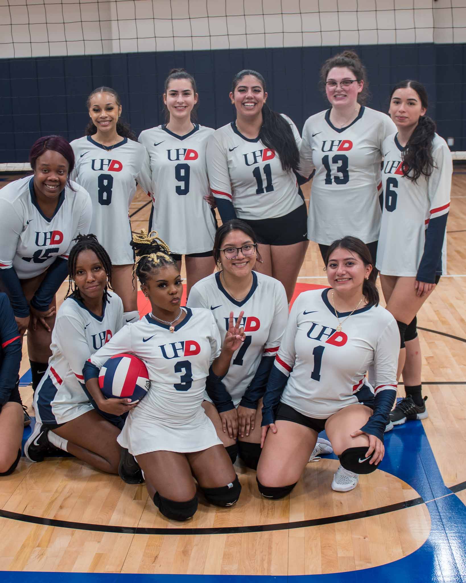 Group photo of the women's volleyball team